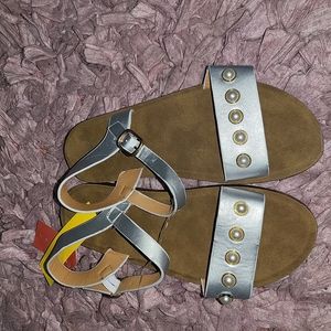 New Girls Via key sandals